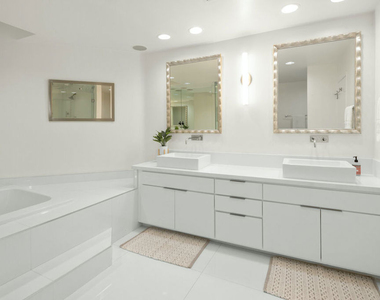 2231 Sunset Plaza Drive - Photo Thumbnail 20