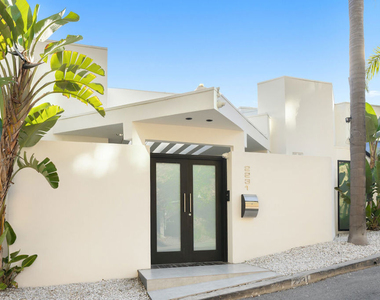 2231 Sunset Plaza Drive - Photo Thumbnail 2