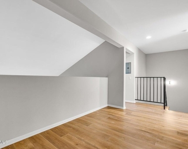 315 Westlake Vista Lane - Photo Thumbnail 23