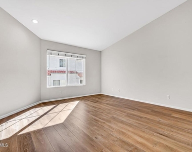 315 Westlake Vista Lane - Photo Thumbnail 30