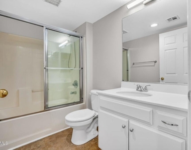 315 Westlake Vista Lane - Photo Thumbnail 27