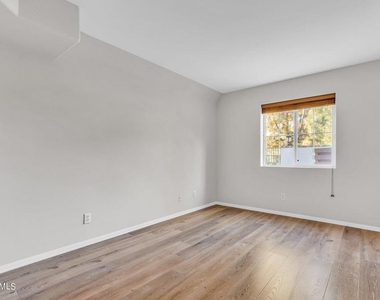 315 Westlake Vista Lane - Photo Thumbnail 12