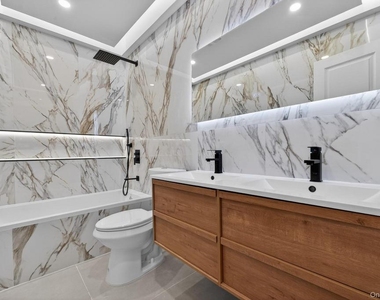 Spacious apartment at 95th ST Ozone Park - Photo Thumbnail 2