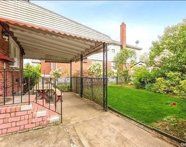 83-08 Langdale Street - Photo Thumbnail 4