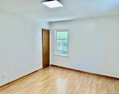 24614 61st Avenue - Photo Thumbnail 8