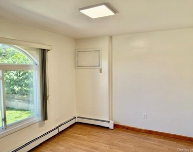 24614 61st Avenue - Photo Thumbnail 7
