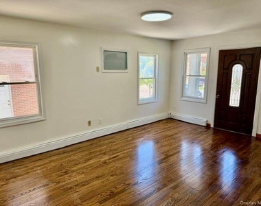 24614 61st Avenue - Photo Thumbnail 2