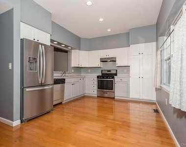 52 Schenck Avenue - Photo Thumbnail 14