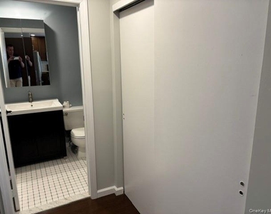 202 Main Street - Photo Thumbnail 6