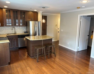 202 Main Street - Photo Thumbnail 1