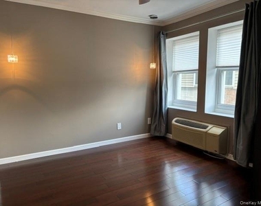 202 Main Street - Photo Thumbnail 4