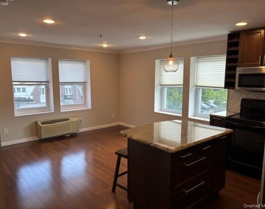 202 Main Street - Photo Thumbnail 2