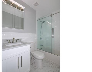 105 Lincoln Avenue - Photo Thumbnail 8