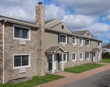 105 Lincoln Avenue - Photo Thumbnail 1