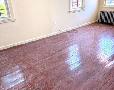 145-54 107th Avenue - Photo Thumbnail 2