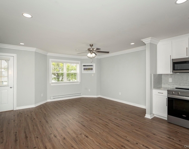 30 Bay Point Court - Photo Thumbnail 2