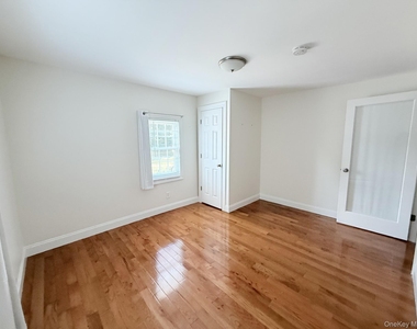 60 Westchester Avenue - Photo Thumbnail 14