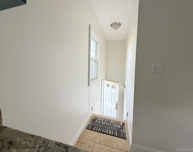 60 Westchester Avenue - Photo Thumbnail 1