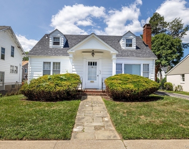 52 Fountain Place - Photo Thumbnail 1