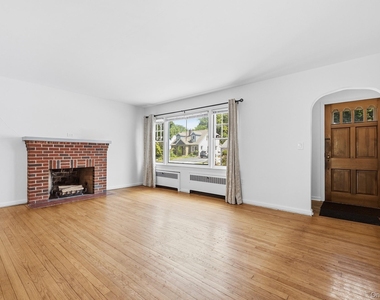52 Fountain Place - Photo Thumbnail 3