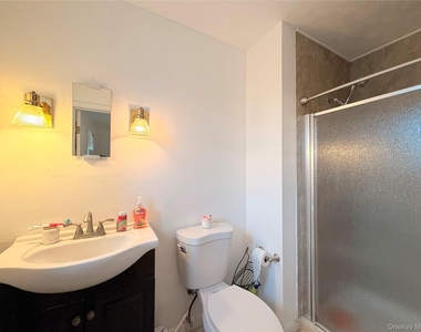 2 Fortune Road W - Photo Thumbnail 10