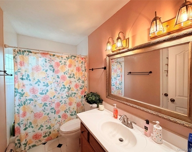 2 Fortune Road W - Photo Thumbnail 12