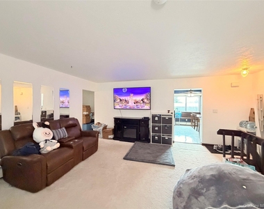 2 Fortune Road W - Photo Thumbnail 6