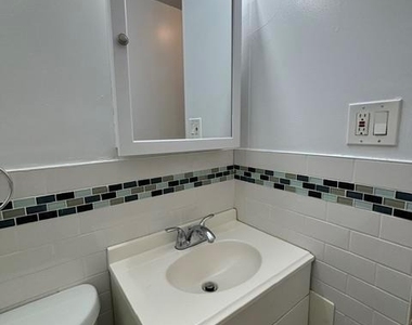 44 Oakwood Road - Photo Thumbnail 6