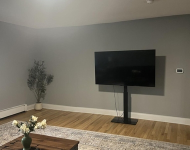 155 Lincoln Avenue - Photo Thumbnail 9