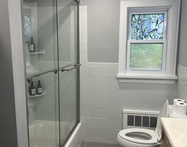 155 Lincoln Avenue - Photo Thumbnail 4
