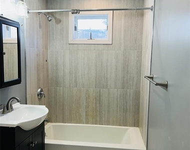 33 Drew Avenue - Photo Thumbnail 4