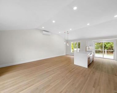 12 Warren Lane - Photo Thumbnail 9