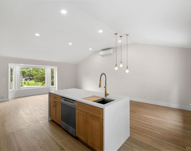 12 Warren Lane - Photo Thumbnail 15