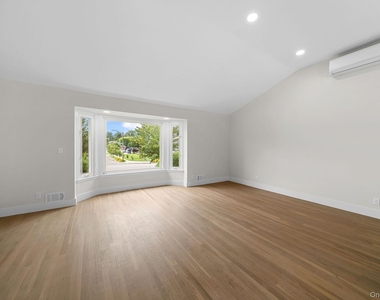 12 Warren Lane - Photo Thumbnail 7
