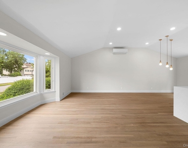 12 Warren Lane - Photo Thumbnail 8