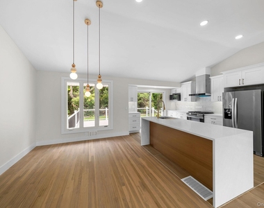 12 Warren Lane - Photo Thumbnail 10