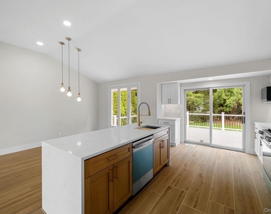 12 Warren Lane - Photo Thumbnail 13