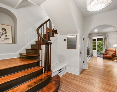 11 Maple Avenue - Photo Thumbnail 4