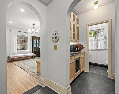 11 Maple Avenue - Photo Thumbnail 24