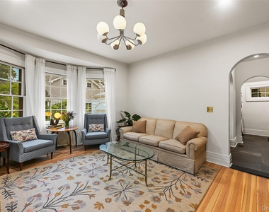 11 Maple Avenue - Photo Thumbnail 6