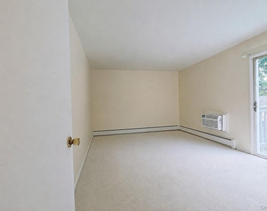 2740 South Road - Photo Thumbnail 12