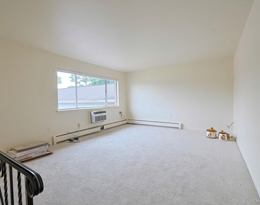 2740 South Road - Photo Thumbnail 4
