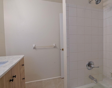 2740 South Road - Photo Thumbnail 3
