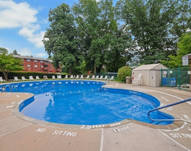 121 Coachlight Square - Photo Thumbnail 21