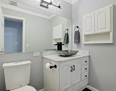 121 Coachlight Square - Photo Thumbnail 11