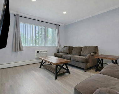 121 Coachlight Square - Photo Thumbnail 4