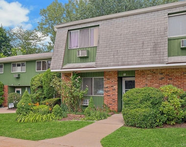 121 Coachlight Square - Photo Thumbnail 1