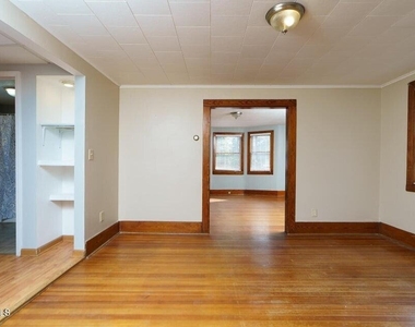 93 Cherry Avenue - Photo Thumbnail 11