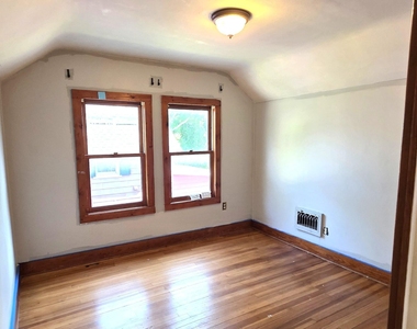 93 Cherry Avenue - Photo Thumbnail 5