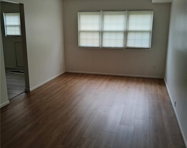 78 College Drive - Photo Thumbnail 2